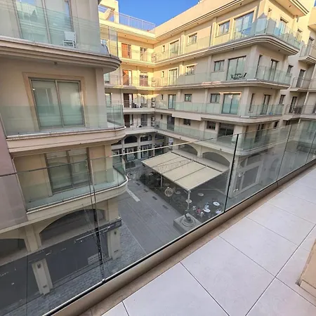 Central 2 Bedroom Apartment Near Finikoudes Beach