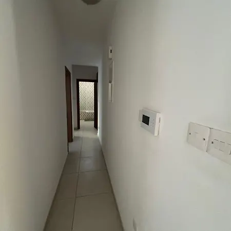 2 Bedroom Apartment Near Finikoudes Beach *