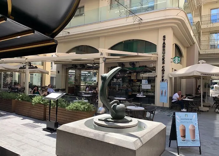 Large 2bd Near The Lägenhet Larnaca