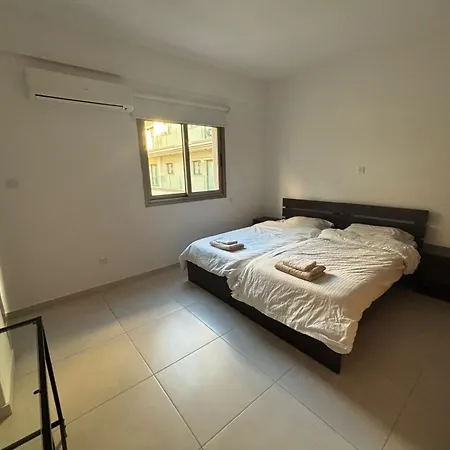 Apartment 2 Bedroom Apartment Near Finikoudes Beach *